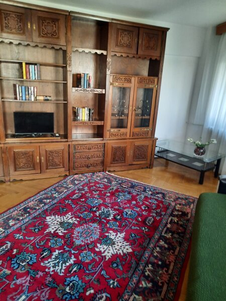 Calea Mosilor (intersectia cu Zece Mese),
