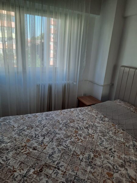 Calea Mosilor (intersectia cu Zece Mese),